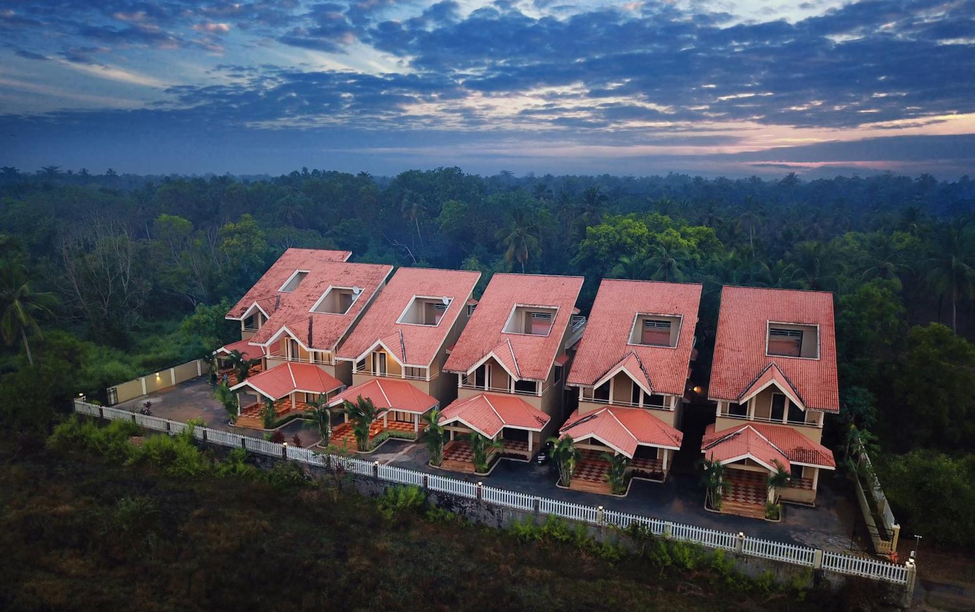 Treehouse Blue Hotel & Villas Colva Ngoại thất bức ảnh