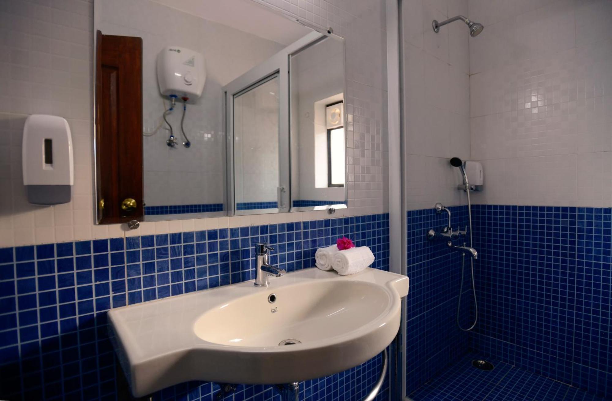 Treehouse Blue Hotel & Villas Colva Ngoại thất bức ảnh