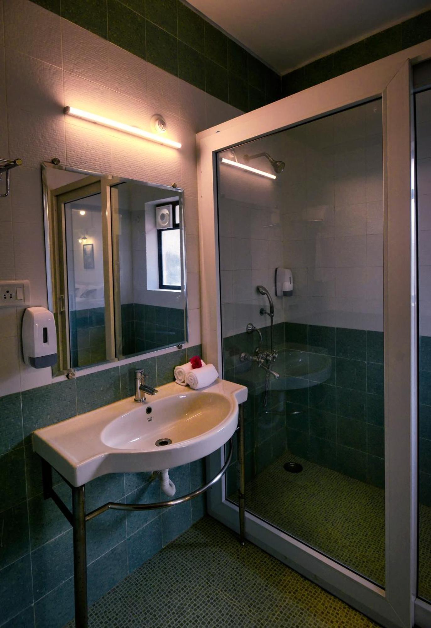 Treehouse Blue Hotel & Villas Colva Ngoại thất bức ảnh